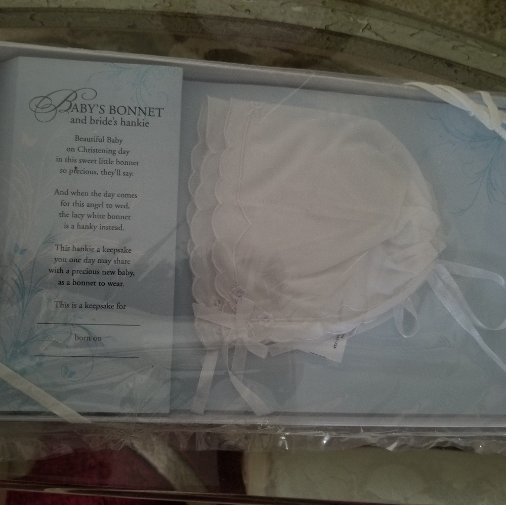 Baby bonnet set
